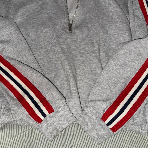 Sweatshirt - Picture 5 of 6